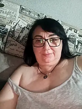 Snapshot of MariSwan222 chatting on July 2026 08:33:02 PM MariSwan222 online show from July 2026 08:33:02 PM