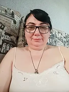 Snapshot of MariSwan222 chatting on May 2026 05:39:02 AM MariSwan222 online show from May 2026 05:39:02 AM