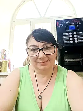 Snapshot of MariSwan222 chatting on July 2026 11:41:01 AM MariSwan222 online show from July 2026 11:41:01 AM