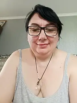 Snapshot of MariSwan222 chatting on June 2026 07:49:01 AM MariSwan222 online show from June 2026 07:49:01 AM