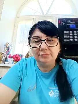 Snapshot of MariSwan222 chatting on June 2026 06:47:02 AM MariSwan222 online show from June 2026 06:47:02 AM