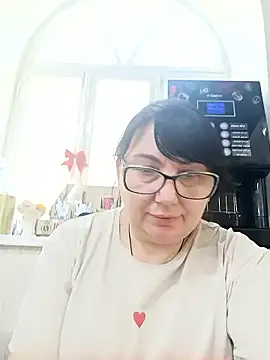 Snapshot of MariSwan222 chatting on June 2026 08:21:01 AM MariSwan222 online show from June 2026 08:21:01 AM