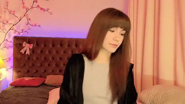 MilanaHotts online show from May 2026 05:04:02 AM