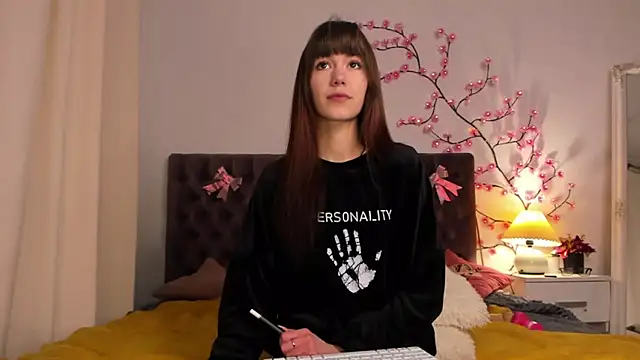 Snapshot of MilanaHotts chatting on February 2026 06:42:02 AM MilanaHotts online show from February 2026 06:42:02 AM