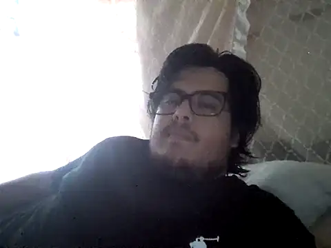 Snapshot of Velvec97 chatting on December 2025 09:31:02 PM Velvec97 online show from December 2025 09:31:02 PM