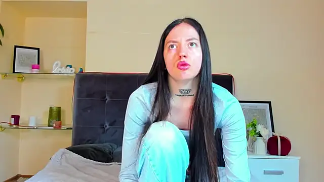 AdrianaCult online show from March 2026 06:24:02 AM