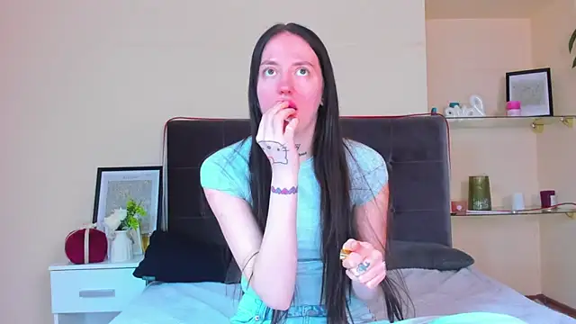 AdrianaCult online show from March 2026 01:04:02 PM