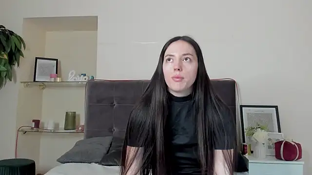 AdrianaCult online show from February 2026 12:51:02 PM