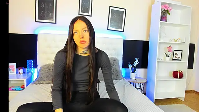 AdrianaCult online show from April 2026 05:33:01 AM