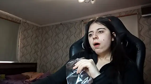 WaltraudPattie online show from February 2026 12:32:01 AM