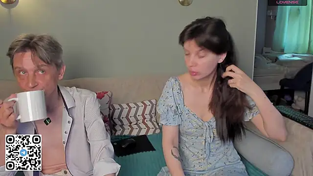 WeliosCouple online show from May 2026 07:12:01 AM