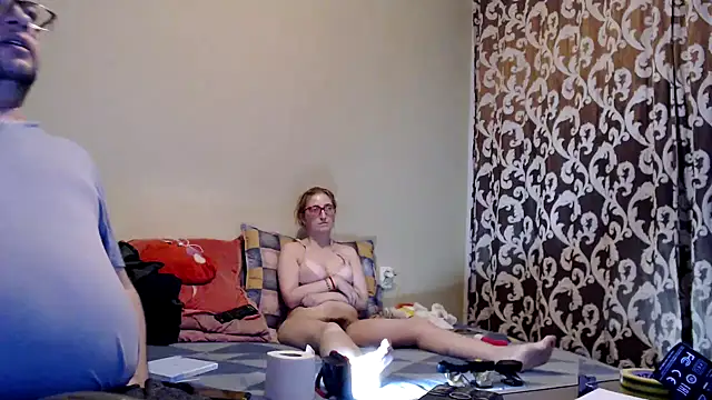 yunis32 online show from February 2025 06:31:01 PM