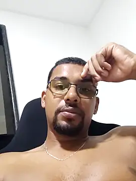 Reis001122 online show from April 2026 03:00:02 AM