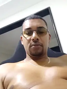 Reis001122 online show from June 2026 04:40:02 AM