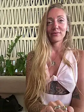 OpheliaRoxx online show from February 2026 04:00:02 AM