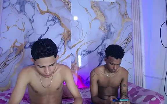 Snapshot of Damian_and_theo chatting on February 2026 07:21:02 PM Damian and theo online show from February 2026 07:21:02 PM