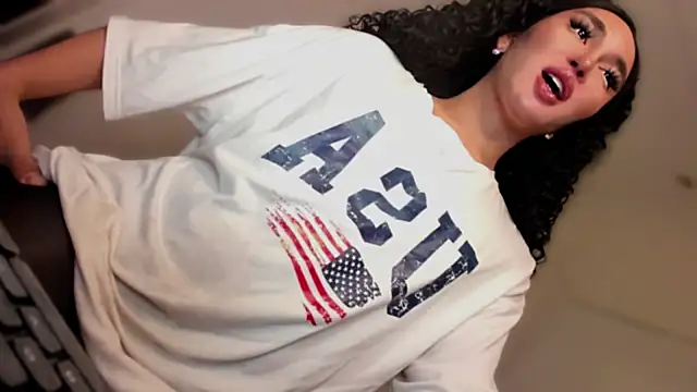 Snapshot of mxshemale_ladyboy chatting on September 2025 11:00:02 PM mxshemale ladyboy online show from September 2025 11:00:02 PM