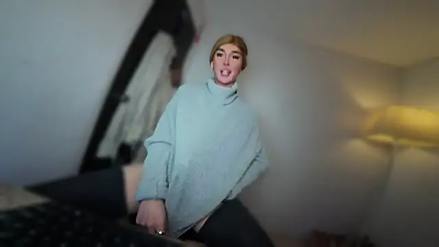 Snapshot of mxshemale_ladyboy chatting on December 2025 09:09:02 PM mxshemale ladyboy online show from December 2025 09:09:02 PM