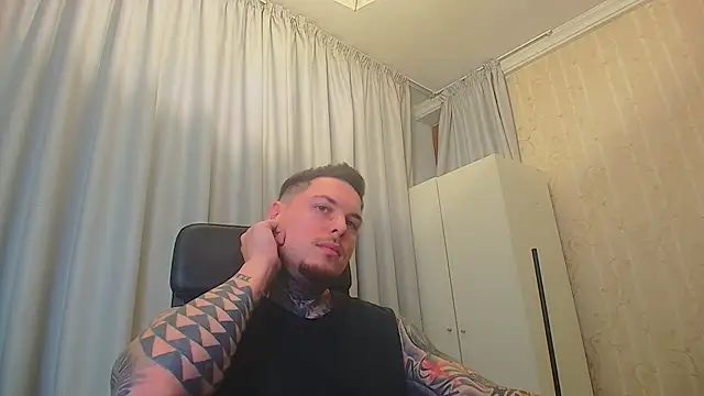 Snapshot of TroyStroud chatting on December 2025 05:22:02 AM TroyStroud online show from December 2025 05:22:02 AM