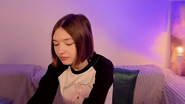 Leyla crsh online show from February 2026 05:06:01 AM