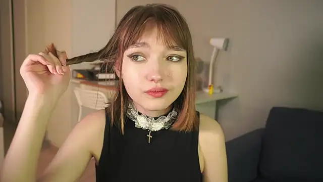 Snapshot of Leyla_crsh chatting on June 2026 06:52:02 AM Leyla crsh online show from June 2026 06:52:02 AM