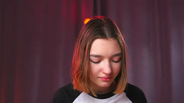 Leyla crsh online show from March 2026 04:06:02 AM