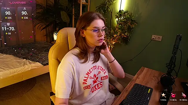 Snapshot of Alison_Doody chatting on February 2026 07:50:01 AM Alison Doody online show from February 2026 07:50:01 AM