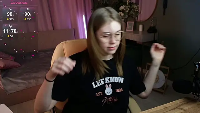 Snapshot of Alison_Doody chatting on March 2026 07:41:01 AM Alison Doody online show from March 2026 07:41:01 AM