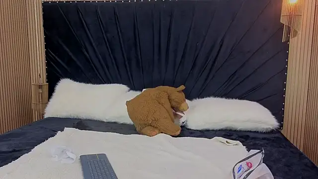 Megan-Horney- online show from April 2026 01:45:02 PM