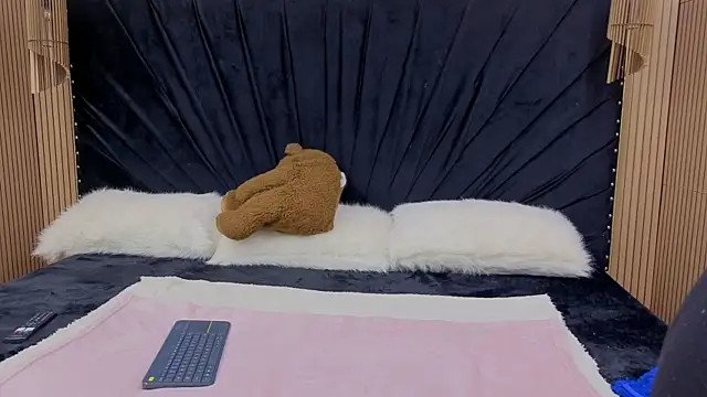 Megan-Horney- online show from April 2026 01:40:03 PM