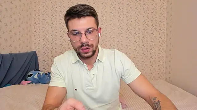 Tony Wolf online show from December 2025 09:40:01 PM