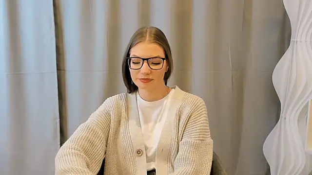 Snapshot of JeaneneWoltz chatting on December 2025 09:13:02 AM JeaneneWoltz online show from December 2025 09:13:02 AM