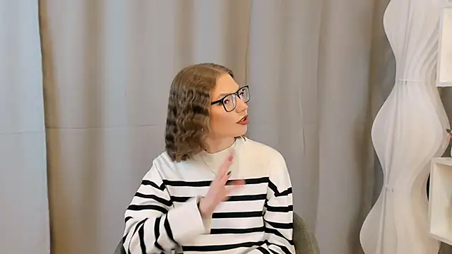 JeaneneWoltz online show from December 2025 09:03:02 AM