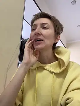 Snapshot of Sensual_Flower chatting on March 2026 06:50:01 AM Sensual Flower online show from March 2026 06:50:01 AM