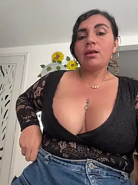sophie-honey online show from January 2026 06:48:02 PM