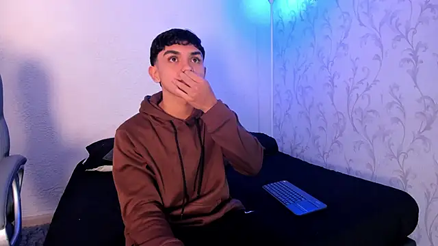 Snapshot of _TaylorBlack chatting on December 2025 11:35:01 AM TaylorBlack online show from December 2025 11:35:01 AM