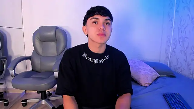 Snapshot of _TaylorBlack chatting on February 2026 11:32:01 AM TaylorBlack online show from February 2026 11:32:01 AM