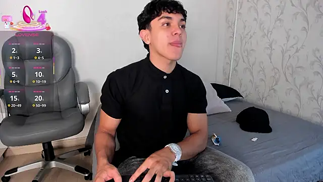 Snapshot of _TaylorBlack chatting on February 2026 11:43:01 AM TaylorBlack online show from February 2026 11:43:01 AM