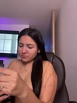 Camila sanchez25 online show from April 2026 08:28:02 PM