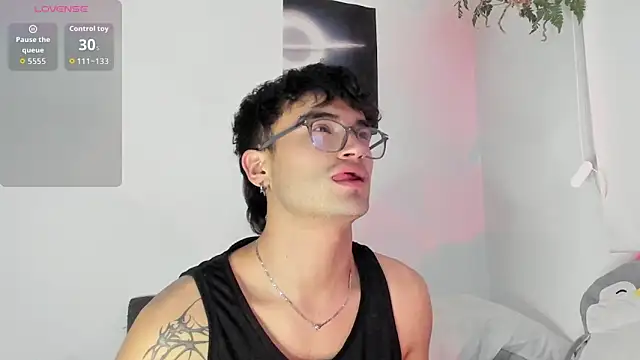 charlie dicker online show from December 2025 11:40:01 PM