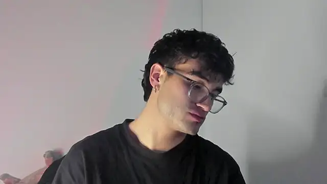 charlie dicker online show from April 2026 01:43:01 AM