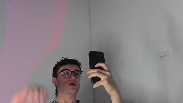 charlie dicker online show from March 2026 01:34:01 AM