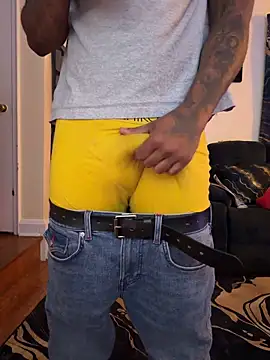 daddydarkskindikk online show from February 2026 09:26:02 PM