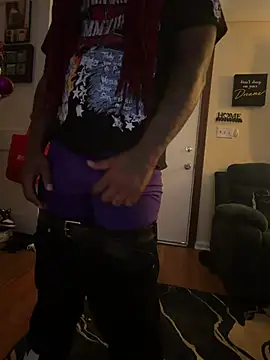 daddydarkskindikk online show from April 2026 04:19:01 PM