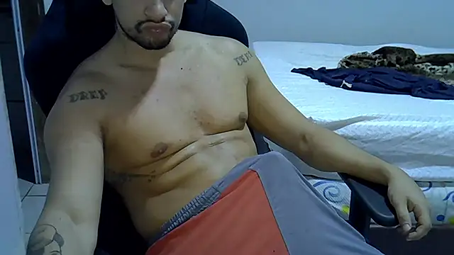Snapshot of moreno_dotado22 chatting on August 2026 01:32:01 AM moreno dotado22 online show from August 2026 01:32:01 AM