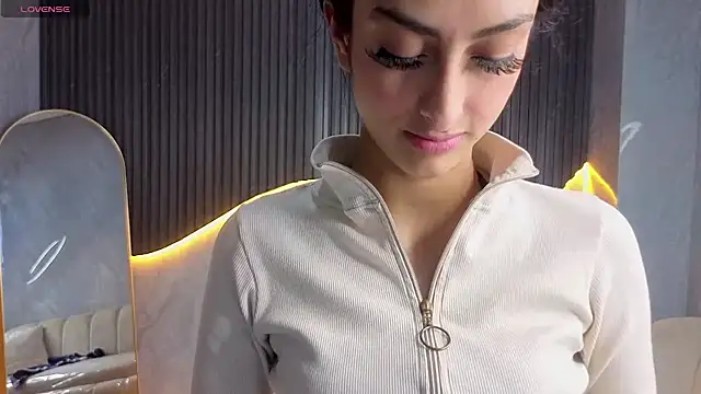 Tifany Tx online show from June 2026 07:19:02 PM