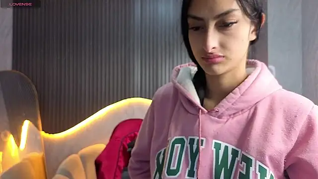 Tifany Tx online show from June 2026 12:32:02 PM