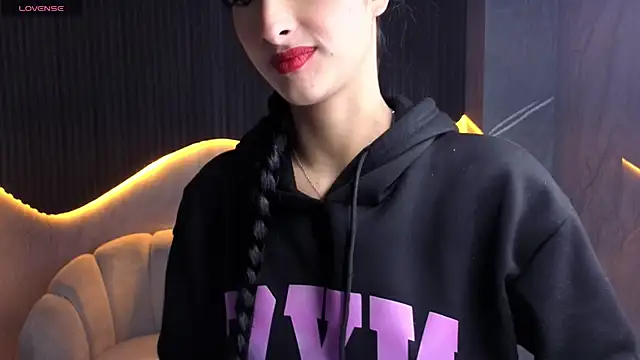 Tifany Tx online show from May 2026 12:21:01 PM