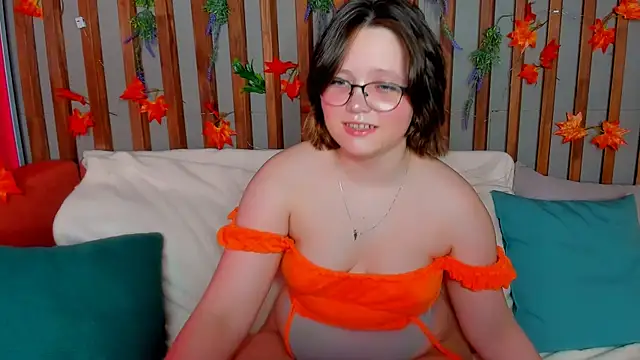 Mary Bryantt online show from December 2025 09:03:01 AM