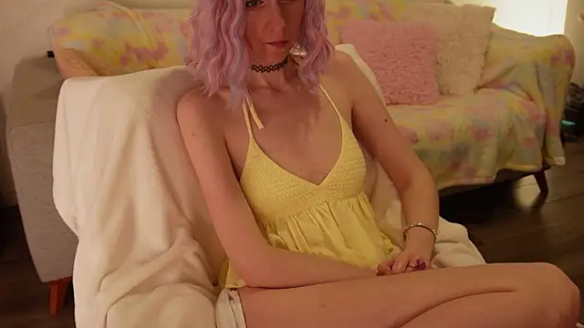 Snapshot of StrawberryEmma chatting on July 2026 09:12:01 PM StrawberryEmma online show from July 2026 09:12:01 PM